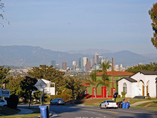 to the luxury homes in Baldwin Hills ...